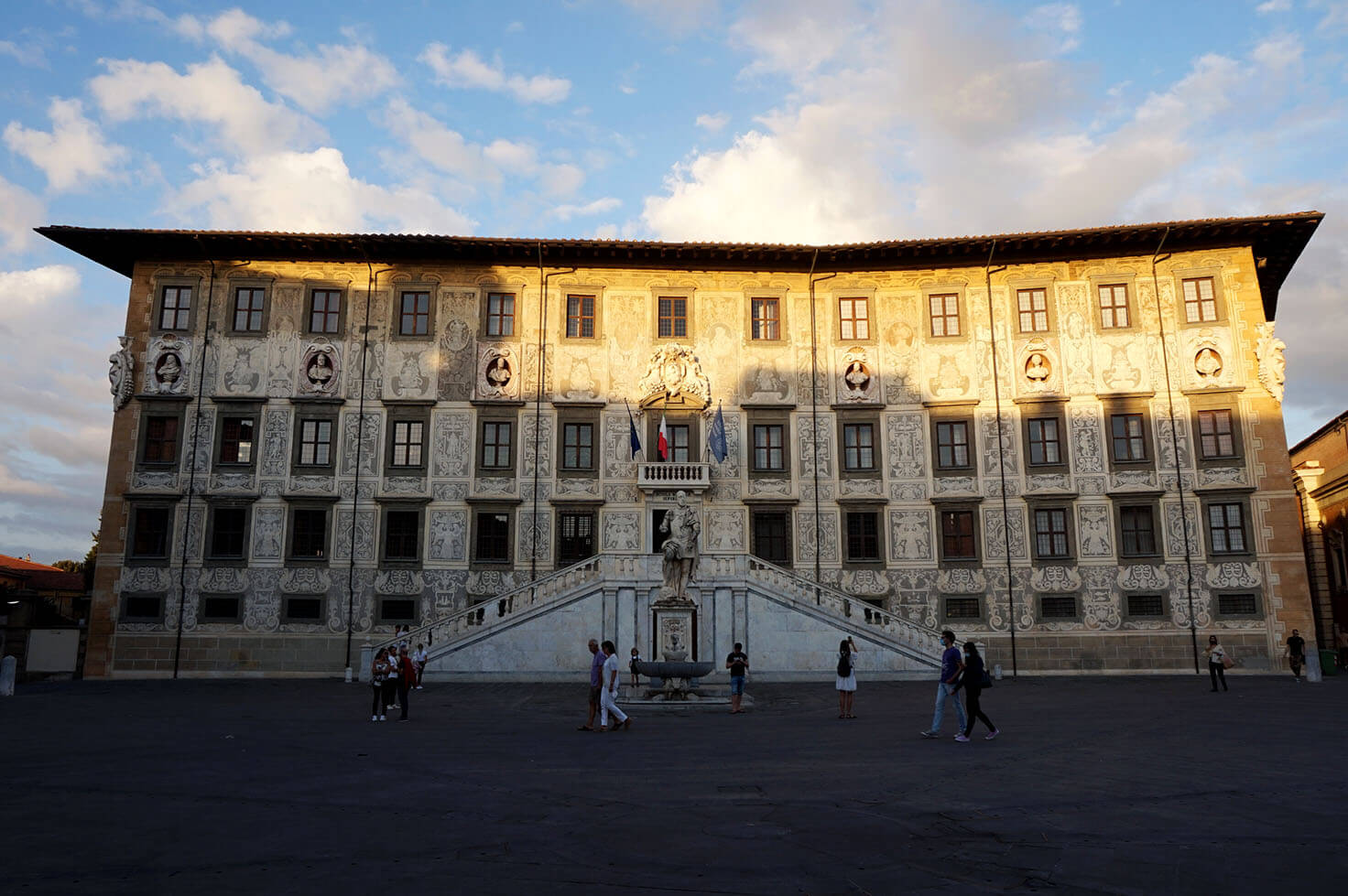 Piazza dei Cavalieri - Palazzo della Carovana